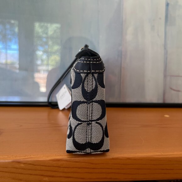 BRAND NEW NWT Coach Navy Signature C Turnlock Mini Hobo Bag - Picture 2 of 4